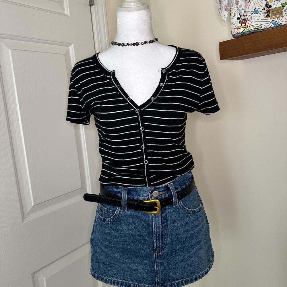 Forever-21 Women's Black and Navy Shirt